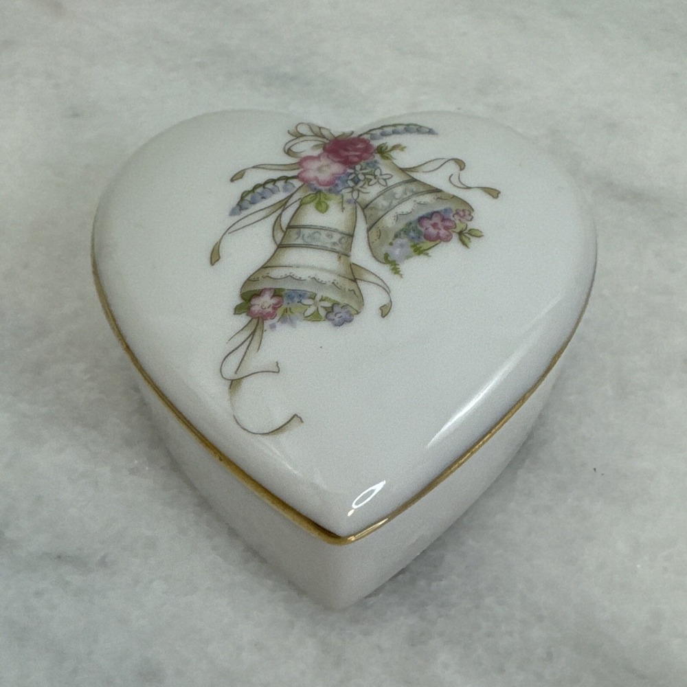 Wedding Bells on cover w gold edging - TRINKET BOX - by Russ-Berrie 1970 MINT
